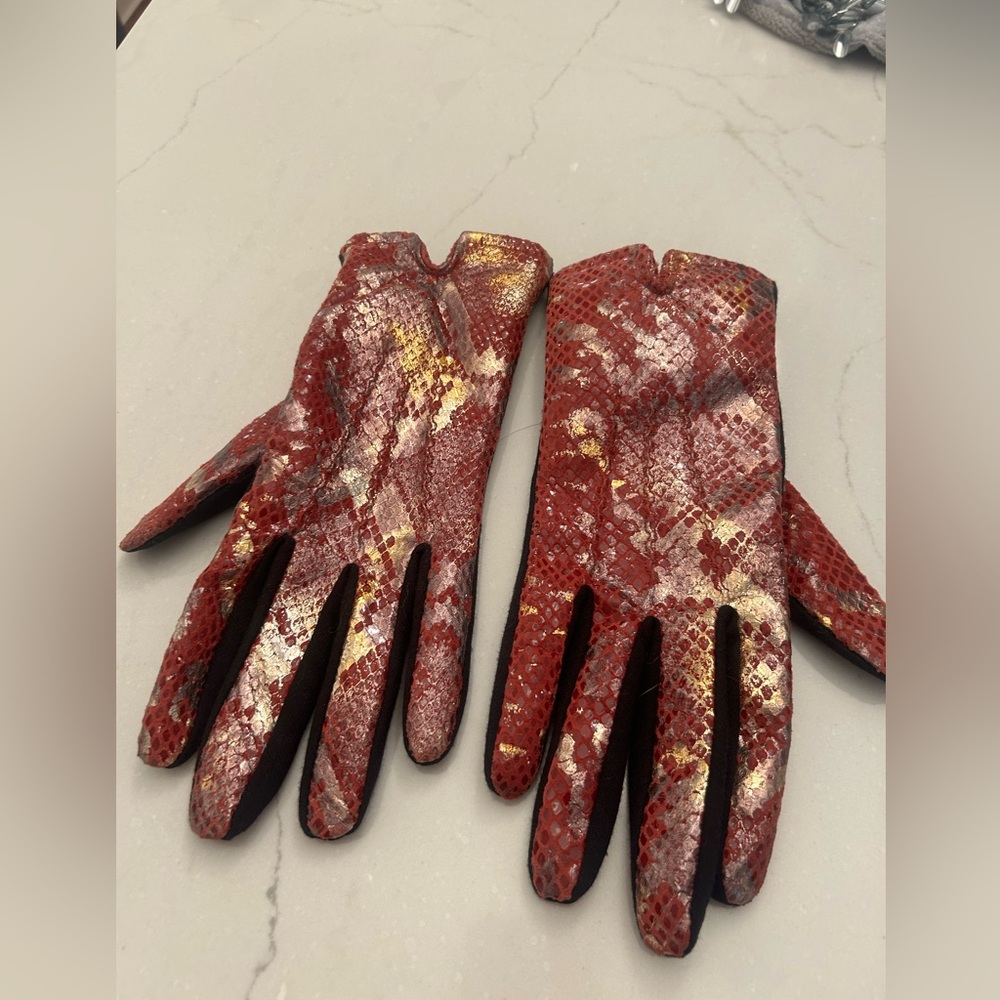 Fownes Women's Black and Red Leather Gloves